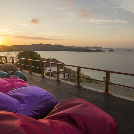 One Tree Hill - Hostel Labuan Bajo Eksteriør bilde