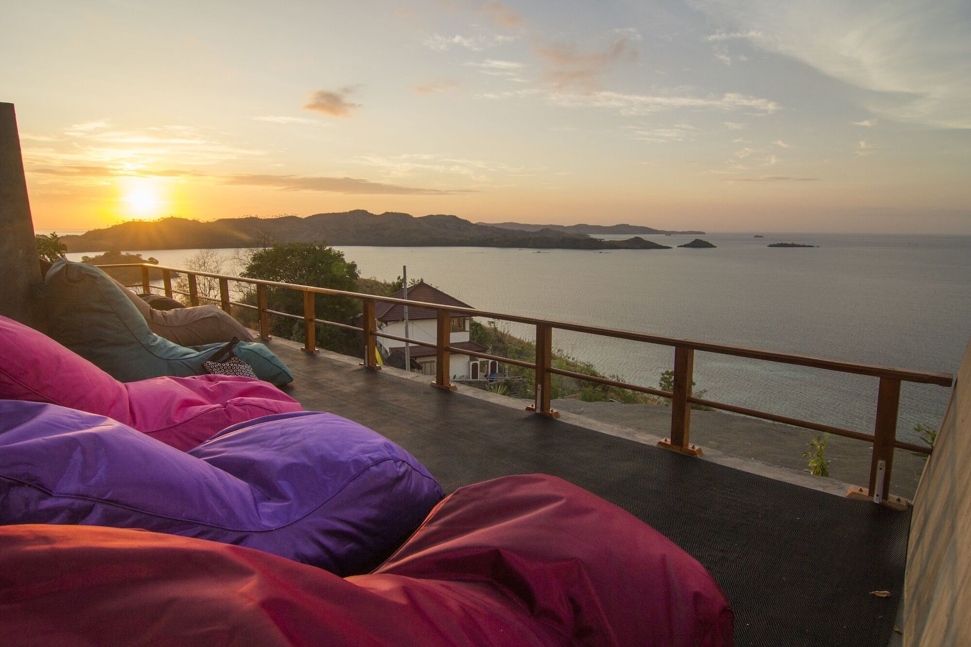 One Tree Hill - Hostel Labuan Bajo Eksteriør bilde
